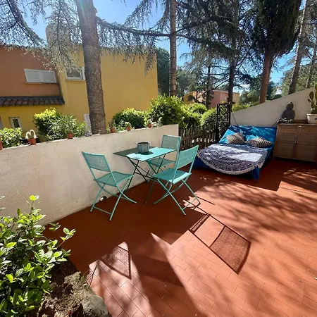 2 Pieces A Deux Pas Du Village Naturiste Апартаменты *